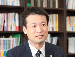 弁護士高須大樹