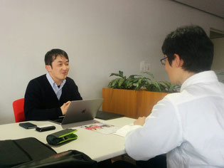 Yuto Tokiwa speaks during an interview with Hakumon Herald.