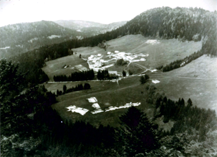 Chantier de la Jeunesse de la Ferme Guichard © archives André et Bernard Maclet