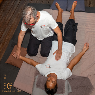 Séance de Shiatsu apportant un apaisement émotionnel en Guadeloupe