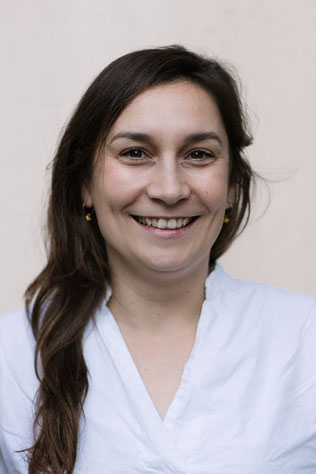 Ein Psychotherapeut in Essen aus der Praxis für Psychotherapie in Essen Dr. Maria Wehr & Kolleg*innen, spezialisiert auf Psychotherapie für Erwachsene in Essen, bei Depression, Angst, Trauma, Sucht, Stress, Lebenskrisen.