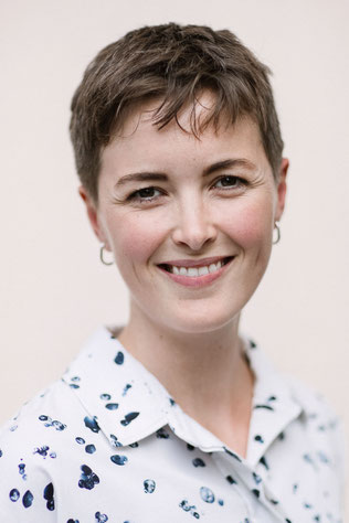 Ein Psychotherapeut in Essen aus der Praxis für Psychotherapie in Essen Dr. Maria Wehr & Kolleg*innen, spezialisiert auf Psychotherapie für Erwachsene in Essen, bei Depression, Angst, Trauma, Sucht, Stress, Lebenskrisen.