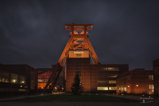 Schacht XII der Zeche Zollverein. 1957 Umstellung auf Skipförderung