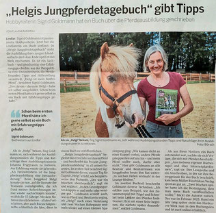 Ein Zeitungsausschnitt mit dem Titel "Helgis Jungpferdetagebuch gibt Tipps" mit einem Foto von Helgi und Sigrid, die das Buch zufrieden grinsend präsentiert