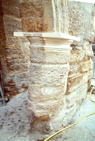 chapiteau-colonne-pierre-avant-restauration-monument-historique