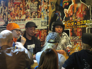 （左から）MC：天野宇空、GUNSO選手、内田祥一選手