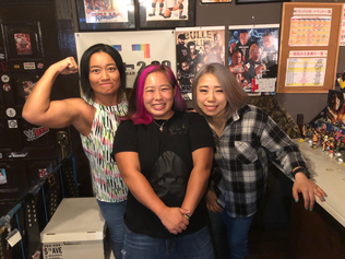 (左から)里村明衣子選手、橋本千紘選手、DASHチサコ選手