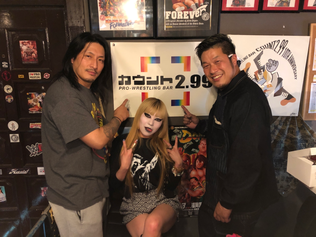(左から)HELLBROS Ryu選手、ラム会長選手、HELLBROS Ken選手
