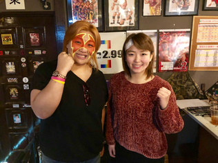 (左から)井上京子選手、Sareee選手