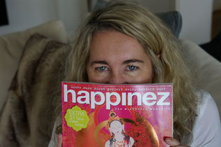 Christina Hoffmann mit Happinez Zeitschrift