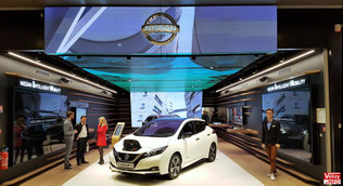 Showroom Nissan dans le centre commercial Vélizy 2.