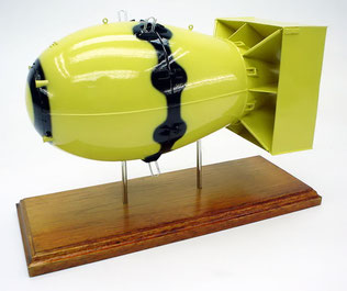 Tafelmodel van Fat Man     [ $ 50,- op e-Bay ]