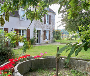 Chambre d'hôtes culturelle: le pressoir placé à l'intérieur de la ferme, il servait à broyer les pommes.