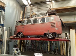 This road warrior has a Porsche R&P special setup made by Rusty's