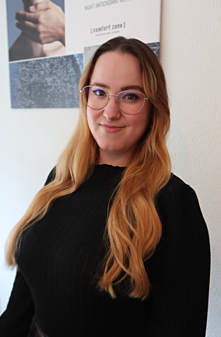 Bild mit Kosmetikerin Joana