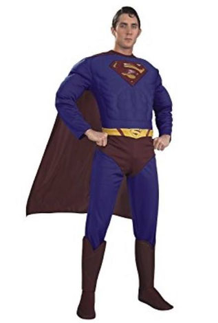 Este disfraz incluye, buzo, cinturón y capa