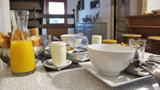 Petit-déjeuner chambres d'hôtes de Ker Holen à Saint-Lyphard