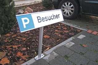 ystem-Parkplatzschild mit austauschbarem Schild