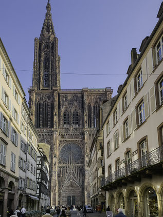 Bild: Strasbourger Münster - Die Cathédrale Notre-Dame, mit ihrer prächtigen Fassade #CathedraleNotreDame