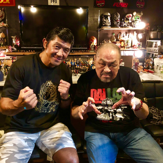 (左から)舩木誠勝選手、ザ・グレート・カブキさん