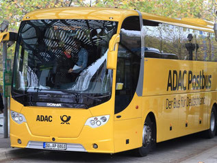 Bald nicht mehr mit Postbus zusammen? Einem Medienbericht zufolge überlegt sich der Autofahrerclub einen Ausstieg aus der Zusammenarbeit. Foto: Jens Wolf