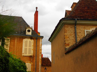 in St. Maixent wurde im 5. Jhd. das Kloster St. Saturmin gegründet