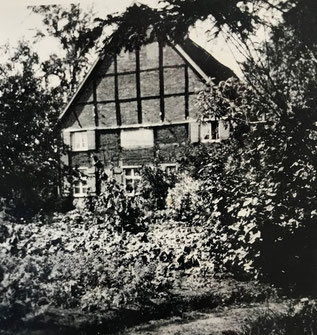 Das Haus Hoffmann vor dem Umbau 1946. (Bildnachweis: Privatbesitz K.-F. Hoffmann)