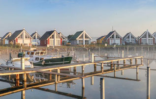 Hausboot mit Liegeplatz in Zerpenschleuse