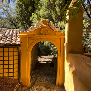 Serre de la Madone, the entrance from the top of the garden