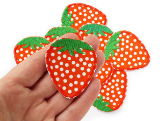 Apfel und Erdbeeren Patches und Flicken