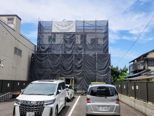 施工中（愛知県犬山市の外壁塗装工事）
