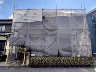 施工中（愛知県津島市の中古住宅の激安外壁屋根の塗装工事）