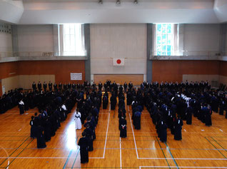 神戸市剣道連盟加盟の４２チームが参加した今大会