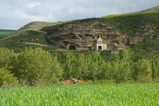 Die kleine Felsenkapelle von Tosantos
