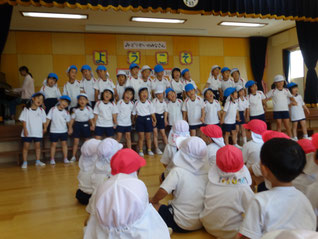 幼稚園のお友達も張り切って歌いました!