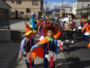 沢山のおばけ達　どこのお家へ行こうかな？