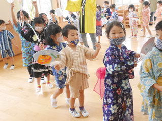 元気に盆踊り!