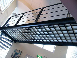 Glasbausteine-center.de Glasbausteine-center betongläser Glasstahlbeton Fertigteile FT-Glasbausteine FT-Betongläser Runde  kreisrund solaris treppen paneele  Glass Blocks Pavers Solaris Beton Laeser Glazen bouwstenen Стеклоблоки Пешеходные