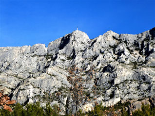 La Croix de Provence et la Ste Victoire depuis le Cengle
