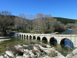 Pont du Moulin à Montclus
