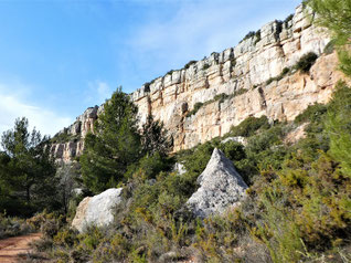 Les falaises sud du plateau du Cengle