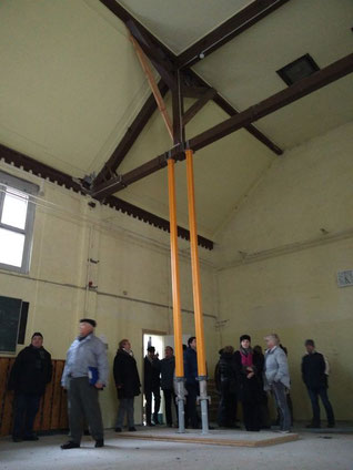 marode Dachkonstruktion der Turnhalle