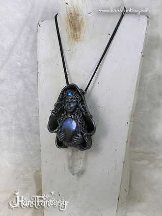 sacerdotisa de avalon, colgante sacerdotisa de avalon, colgante morgana,colgante bruja celta, bruja avalon