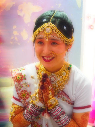 インド ゴンダルにて執り行われた婚姻の儀にて(2014.7)。パンディタン(神官)となる