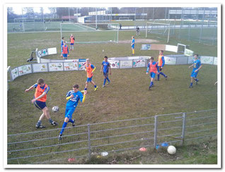 das Soccer-Ei für das juniorentrainig und das Seniorentraining, wie auch für den Behindertensport