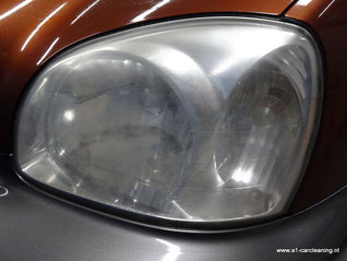 Doffe koplamp voor het polijsten | A1 Car Cleaning ©