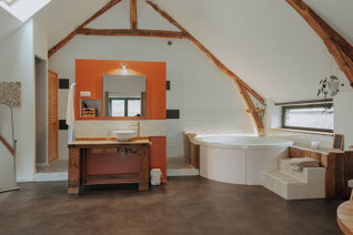 Chambre avec jacuzzi intérieur privatif