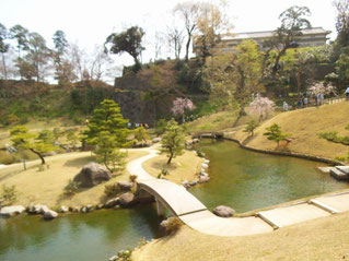 金沢城の三十間長屋も見えるようになった玉泉院丸庭園