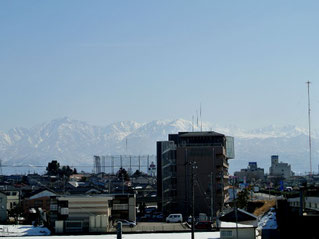 富山高岡バイパスから見た立山連邦・剣岳
