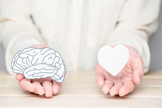 Stichwort "asychrone Entwicklung", Kluft zwischen Verstand und Emotion